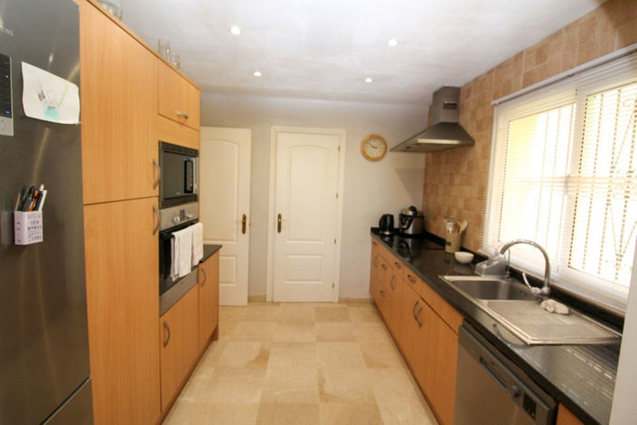 Image No.11-3 Bed Townhouse for sale