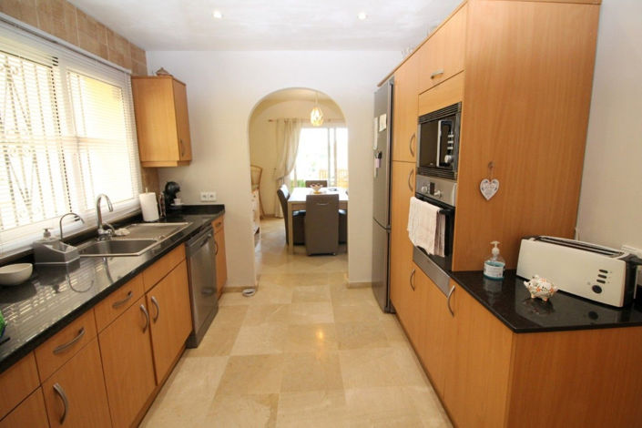 Image No.12-3 Bed Townhouse for sale