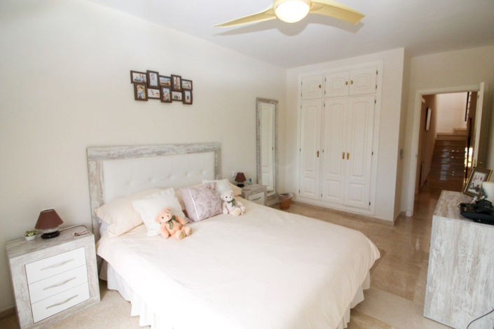 Image No.13-3 Bed Townhouse for sale