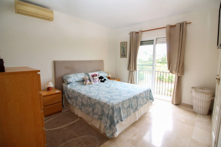 Image No.15-3 Bed Townhouse for sale