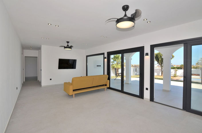 Image No.11-4 Bed Villa for sale