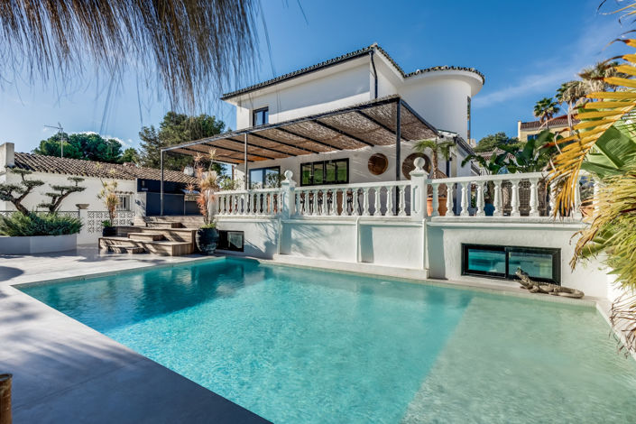 Image No.1-5 Bed Villa for sale