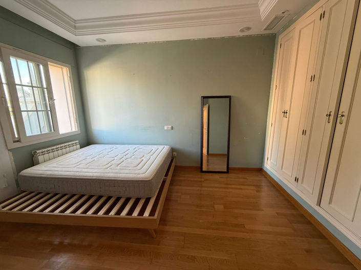 Image No.9-5 Bed Villa for sale