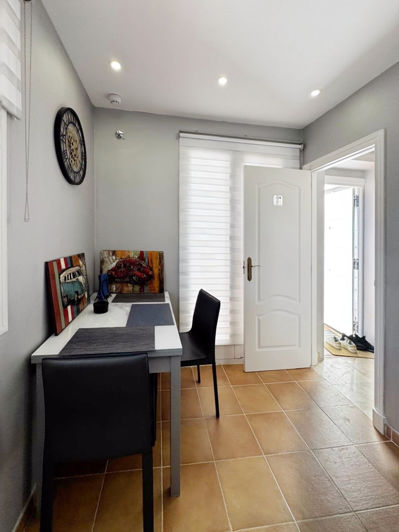 Image No.8-2 Bed Townhouse for sale