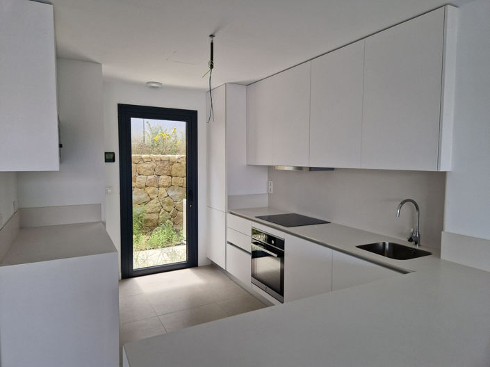 Image No.10-3 Bed Townhouse for sale