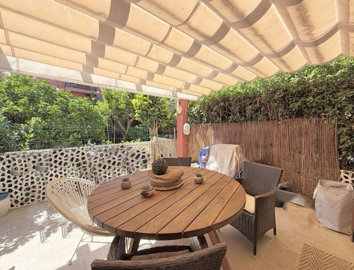 d4y2kjlrrd2-5bd7b9d04b45e33852eaf0ec6670150d