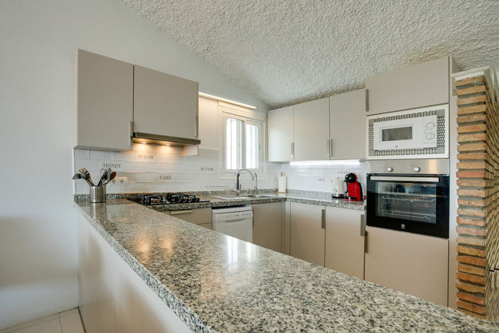 Image No.15-4 Bed Townhouse for sale