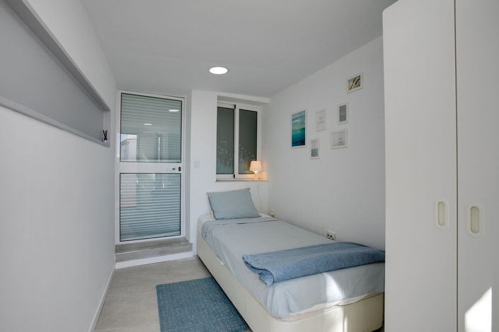 Image No.17-4 Bed Townhouse for sale