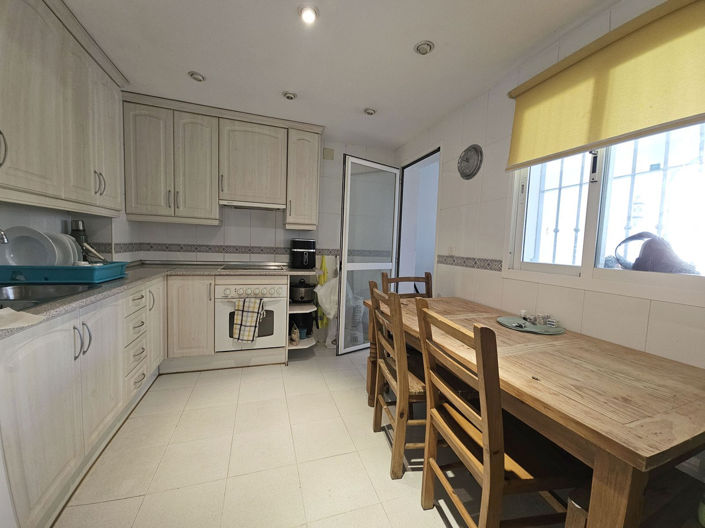 Image No.10-3 Bed Townhouse for sale