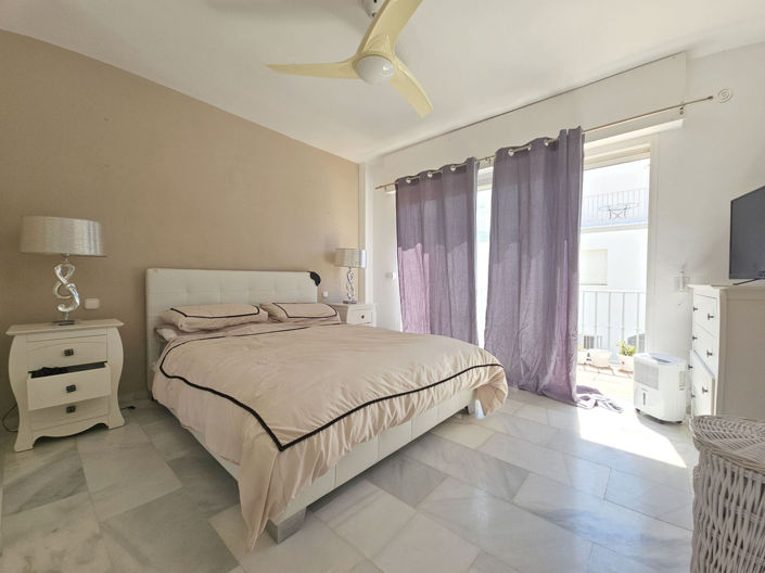 Image No.13-3 Bed Townhouse for sale