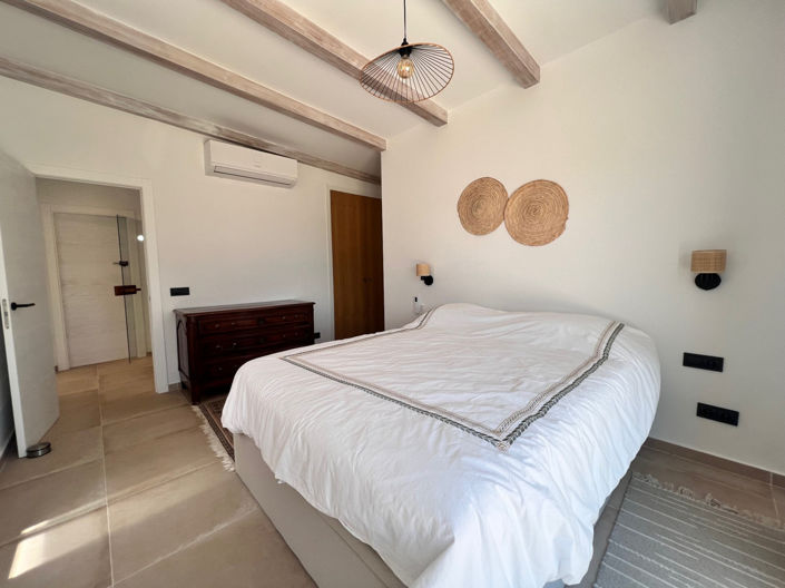 Image No.9-3 Bed Villa for sale