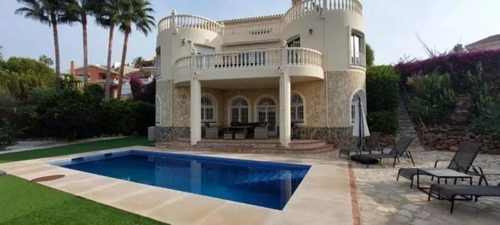 Image No.1-4 Bed Villa for sale