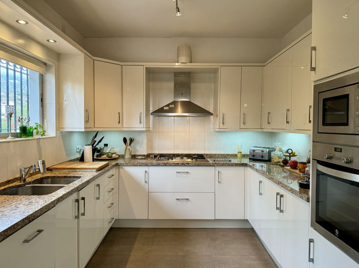 Image No.19-6 Bed Villa for sale