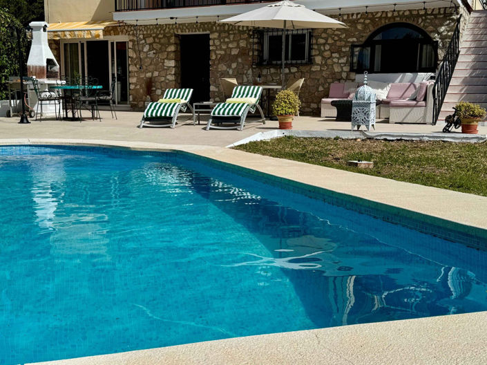 Image No.4-6 Bed Villa for sale