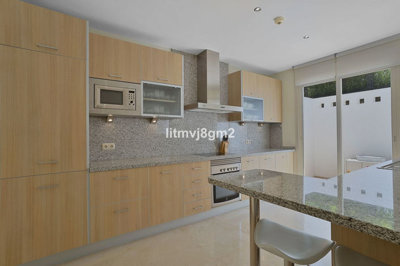 uxznqnlbne7-aa4cc561180b369757c0bb4af9886cd3