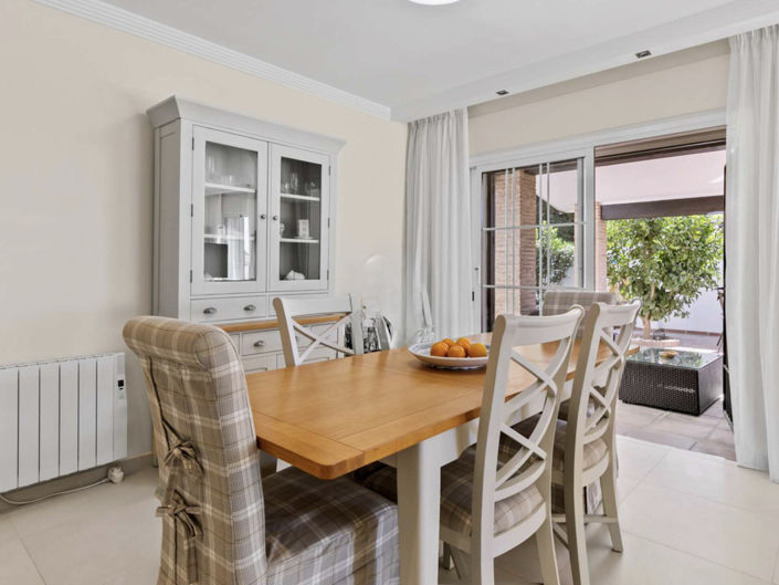 Image No.11-5 Bed Townhouse for sale