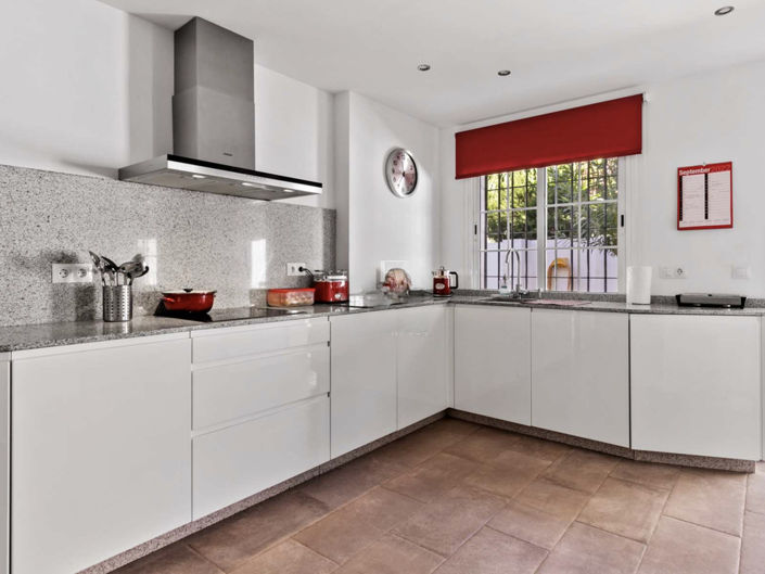 Image No.13-5 Bed Townhouse for sale