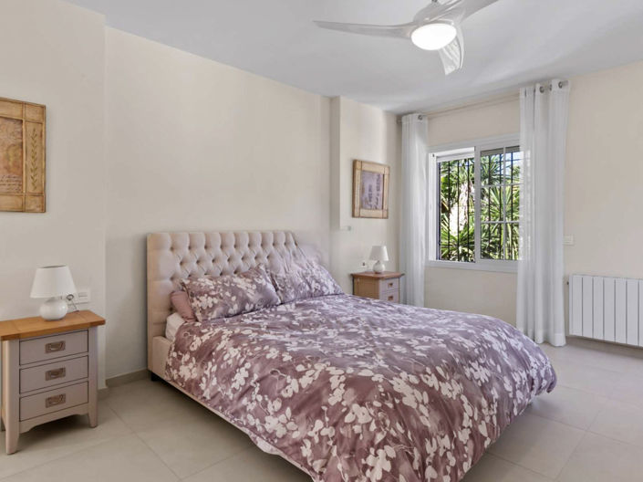 Image No.14-5 Bed Townhouse for sale