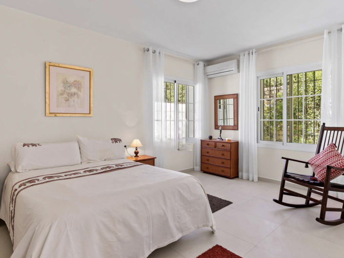 Image No.15-5 Bed Townhouse for sale