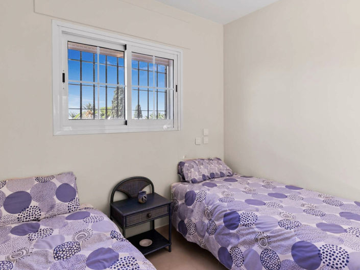 Image No.16-5 Bed Townhouse for sale