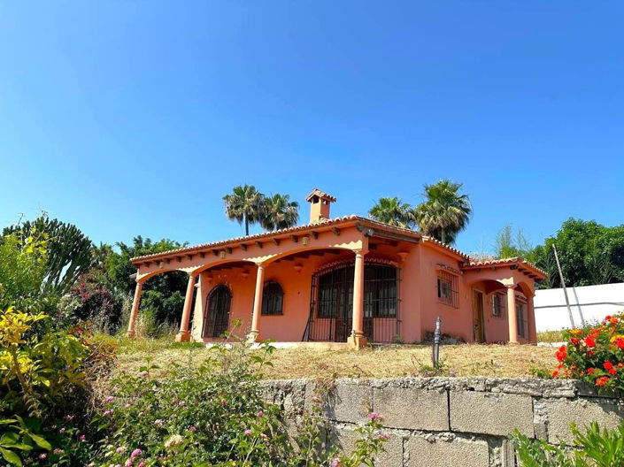 Image No.1-3 Bed Villa for sale