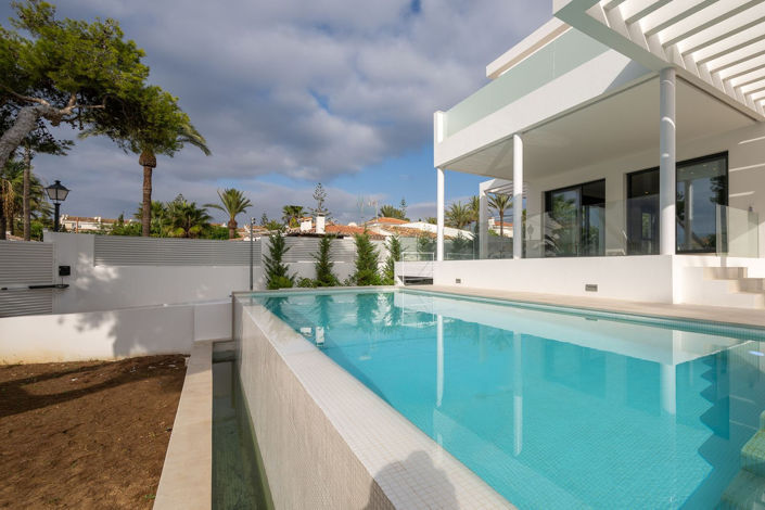 Image No.3-4 Bed Villa for sale