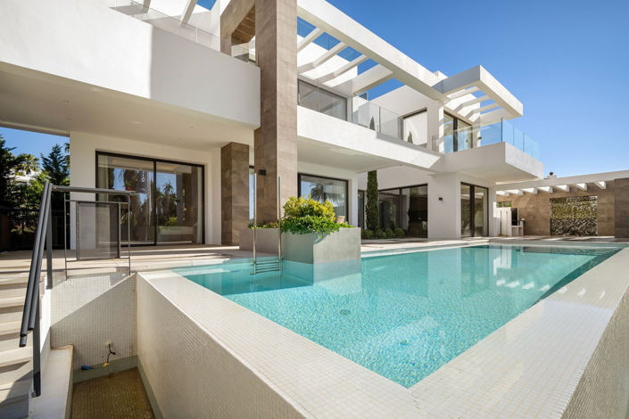 Image No.3-5 Bed Villa for sale