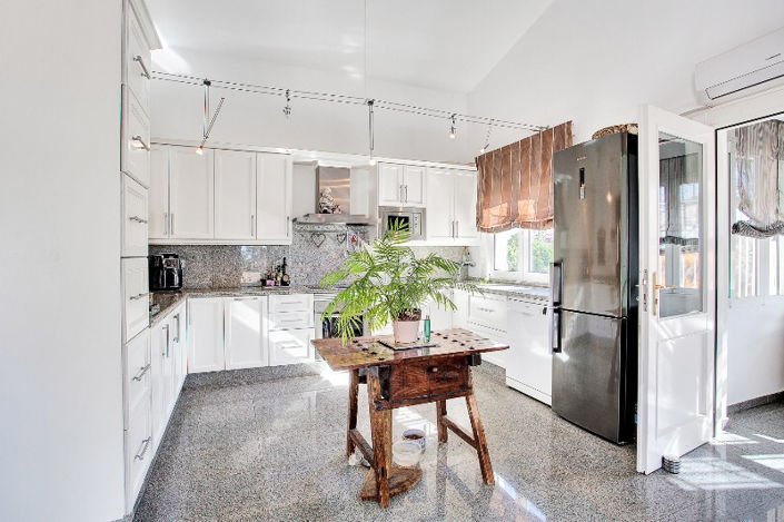 Image No.11-6 Bed Villa for sale