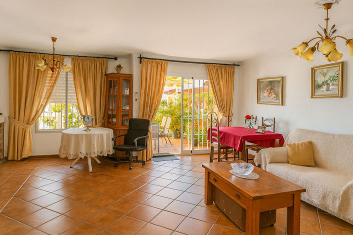 Image No.6-3 Bed Townhouse for sale