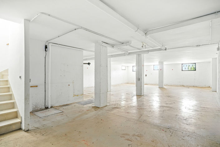 Image No.11-4 Bed Townhouse for sale