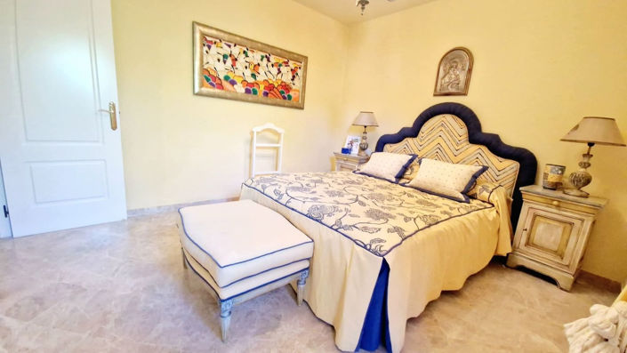 Image No.10-4 Bed Townhouse for sale