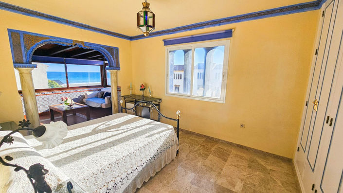 Image No.20-4 Bed Townhouse for sale