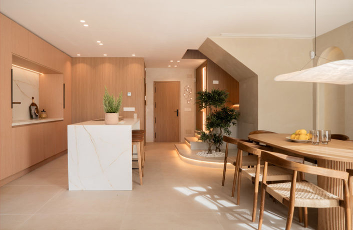 Image No.17-4 Bed Townhouse for sale