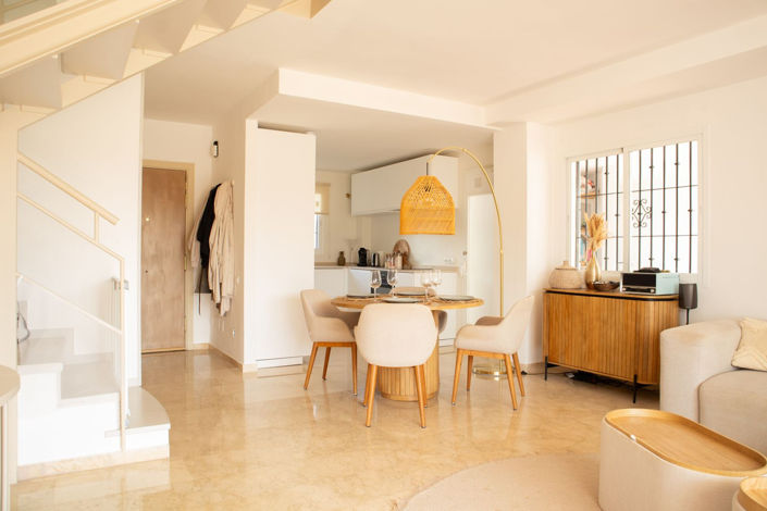 Image No.10-4 Bed Townhouse for sale