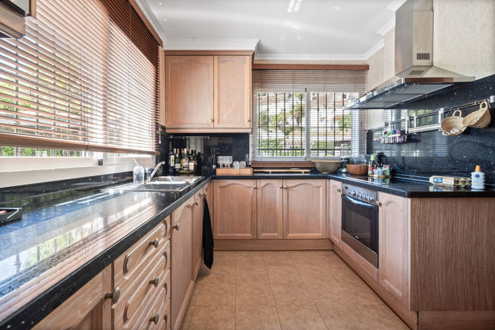 Image No.12-5 Bed Villa for sale