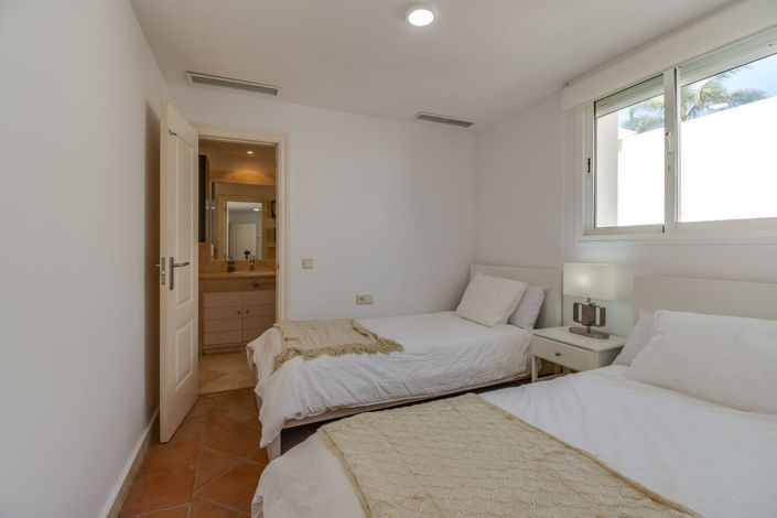 Image No.11-4 Bed Villa for sale