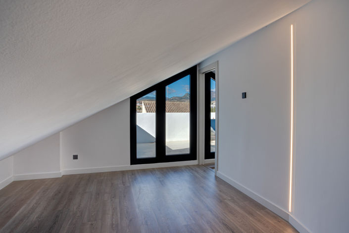 Image No.11-4 Bed Villa for sale