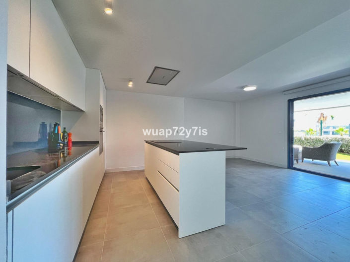 Image No.9-3 Bed Apartment for sale