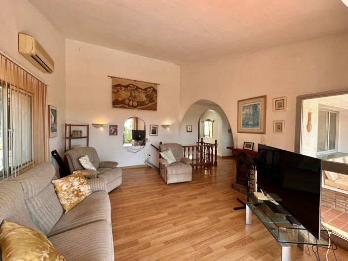 Image No.10-4 Bed Villa for sale