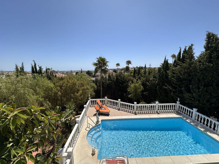 Image No.3-4 Bed Villa for sale