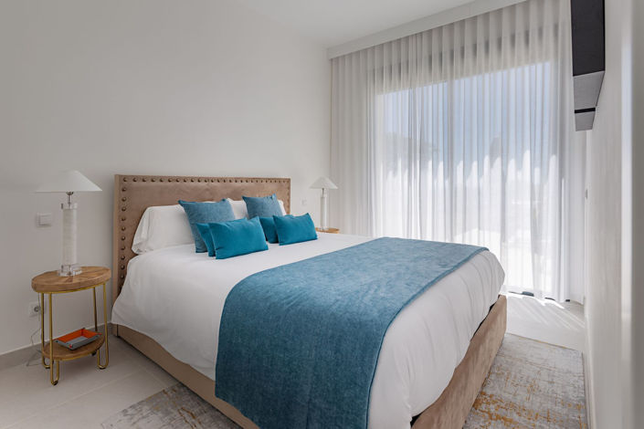 Image No.13-4 Bed Townhouse for sale