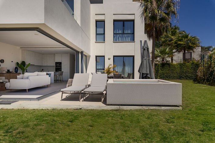 Image No.2-4 Bed Townhouse for sale