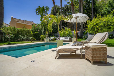 5j5urxh2syl3-e898b2bb2a2fdfd06d2c39894dce8316