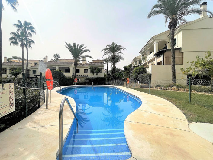 Image No.2-4 Bed Townhouse for sale