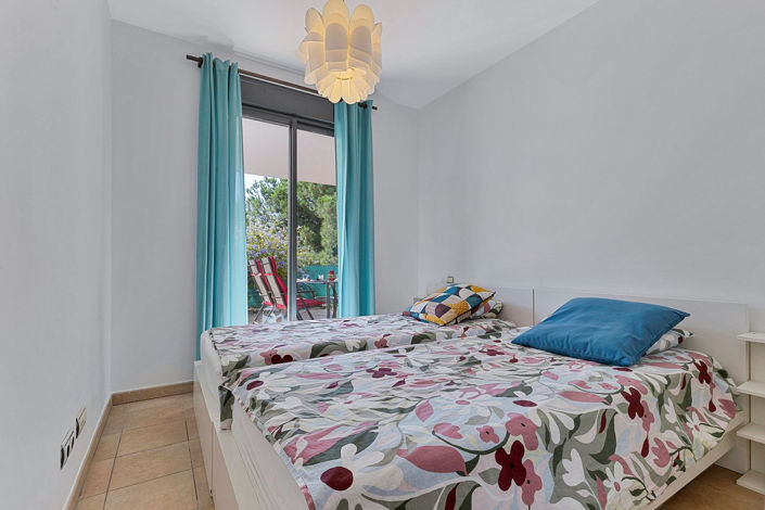 Image No.12-2 Bed Apartment for sale