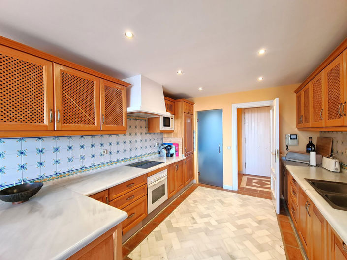 Image No.10-3 Bed Apartment for sale