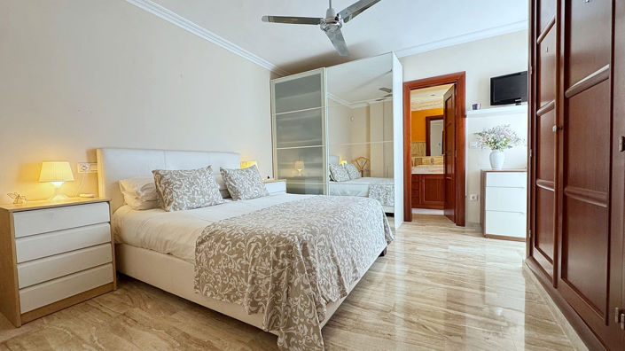 Image No.13-4 Bed Townhouse for sale