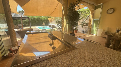 8kjejk3pzxq16-ec67b526875bf0124b6ce4328a75443