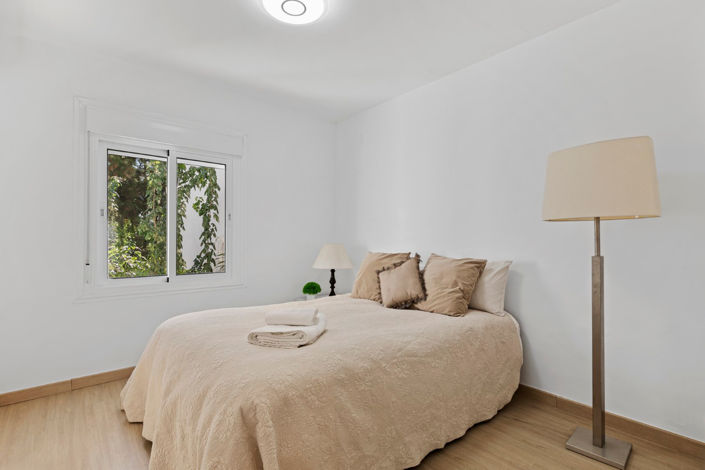 Image No.10-2 Bed Townhouse for sale