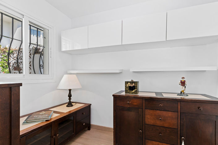 Image No.8-2 Bed Townhouse for sale